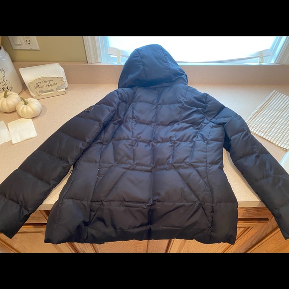 Coat - Picture 11 of 11